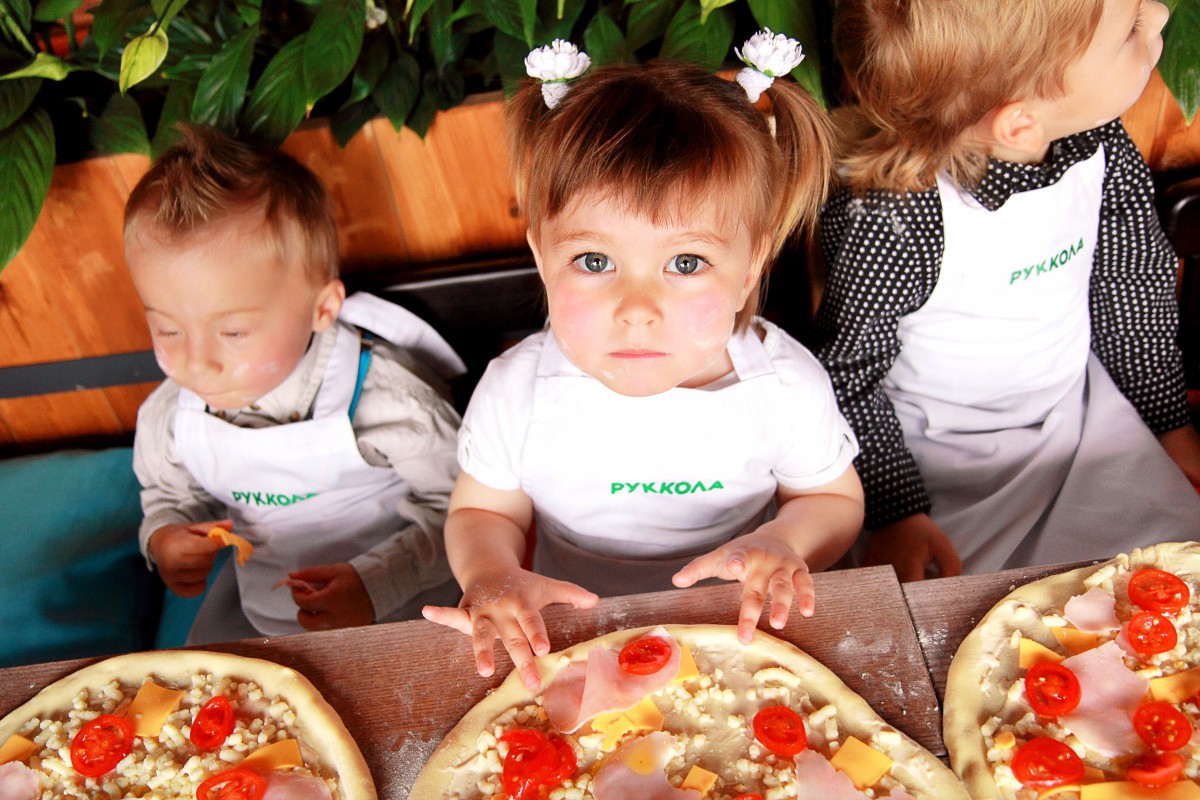 фотосессия с пиццей ребенка по месяцам фото 16