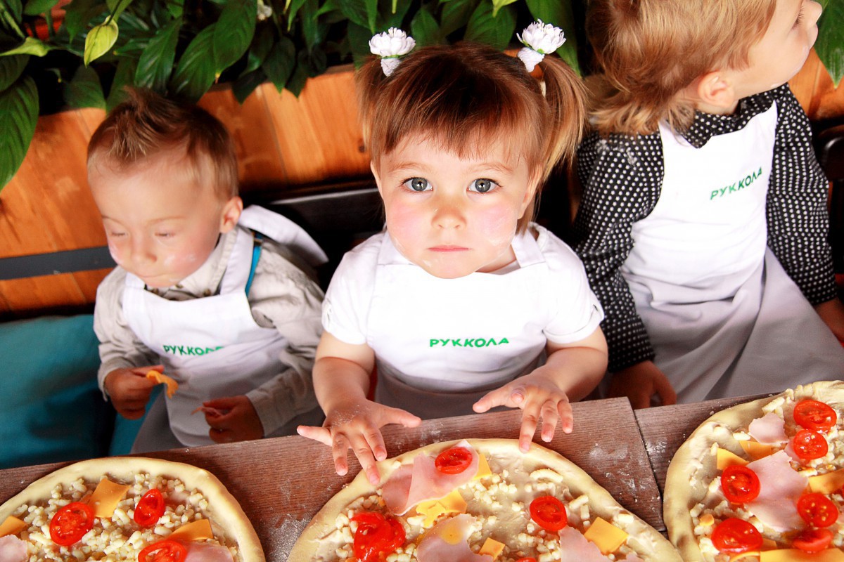 Учимся готовить пиццу: детские мастер-классы в Руккола