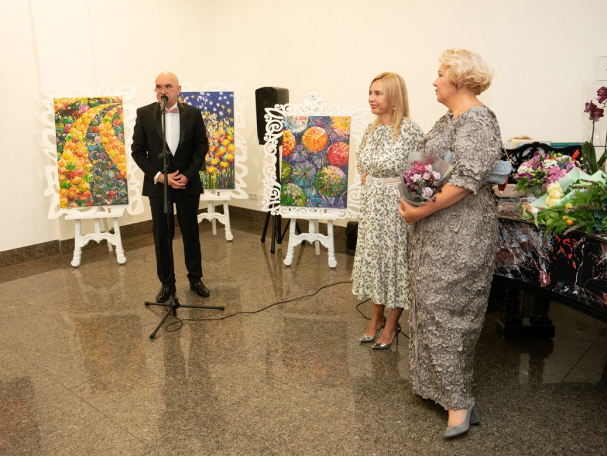 Открытие персональной выставки украинской художницы Оксаны Фурса