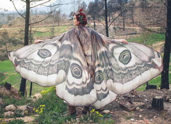 Удивительная одежда в виде крыльев мотыльков от дизайнера из Испании