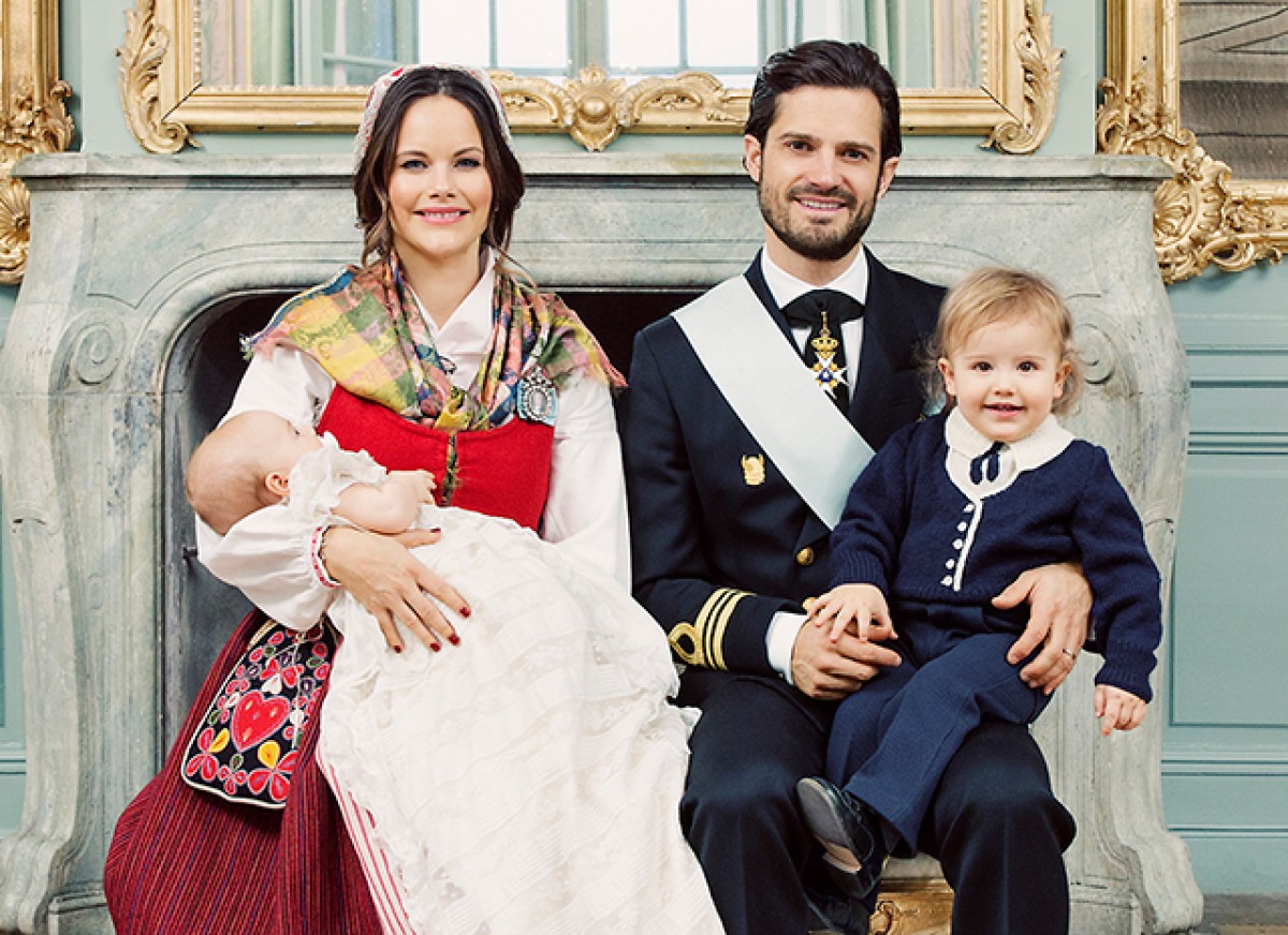Принц Швеции Карл Филипп и принцесса София представили новые портреты сына в честь его двухлетия