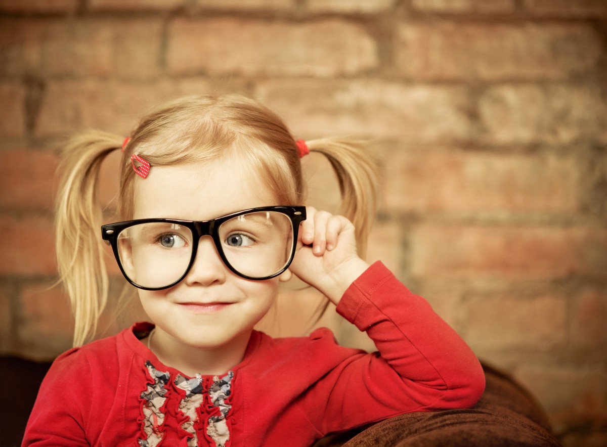 Как сохранить зрение ребёнка: 10 простых правил