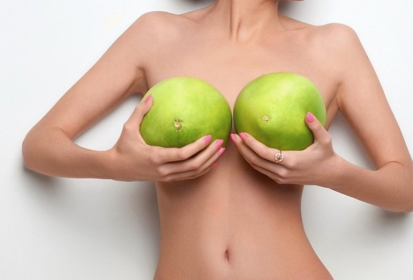 Ученые выяснили, какая женская грудь нравится мужчинам