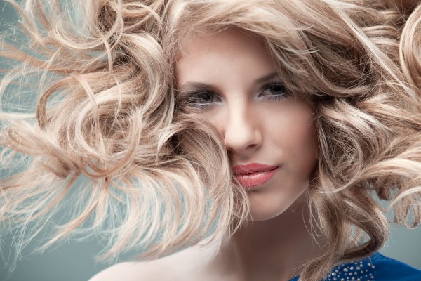 9 трюков с волосами, которые стоит позаимствовать у моделей