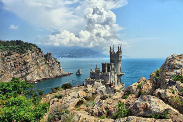 50 найкрасивіших замків, палаців і фортець України