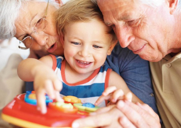 Могут ли бабушка с дедушкой заменить родителей?