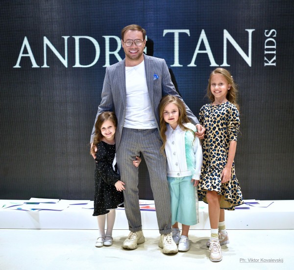 Стильные, модные и знаменитые. Андре Тан вывел на подиум звезд с их детьми